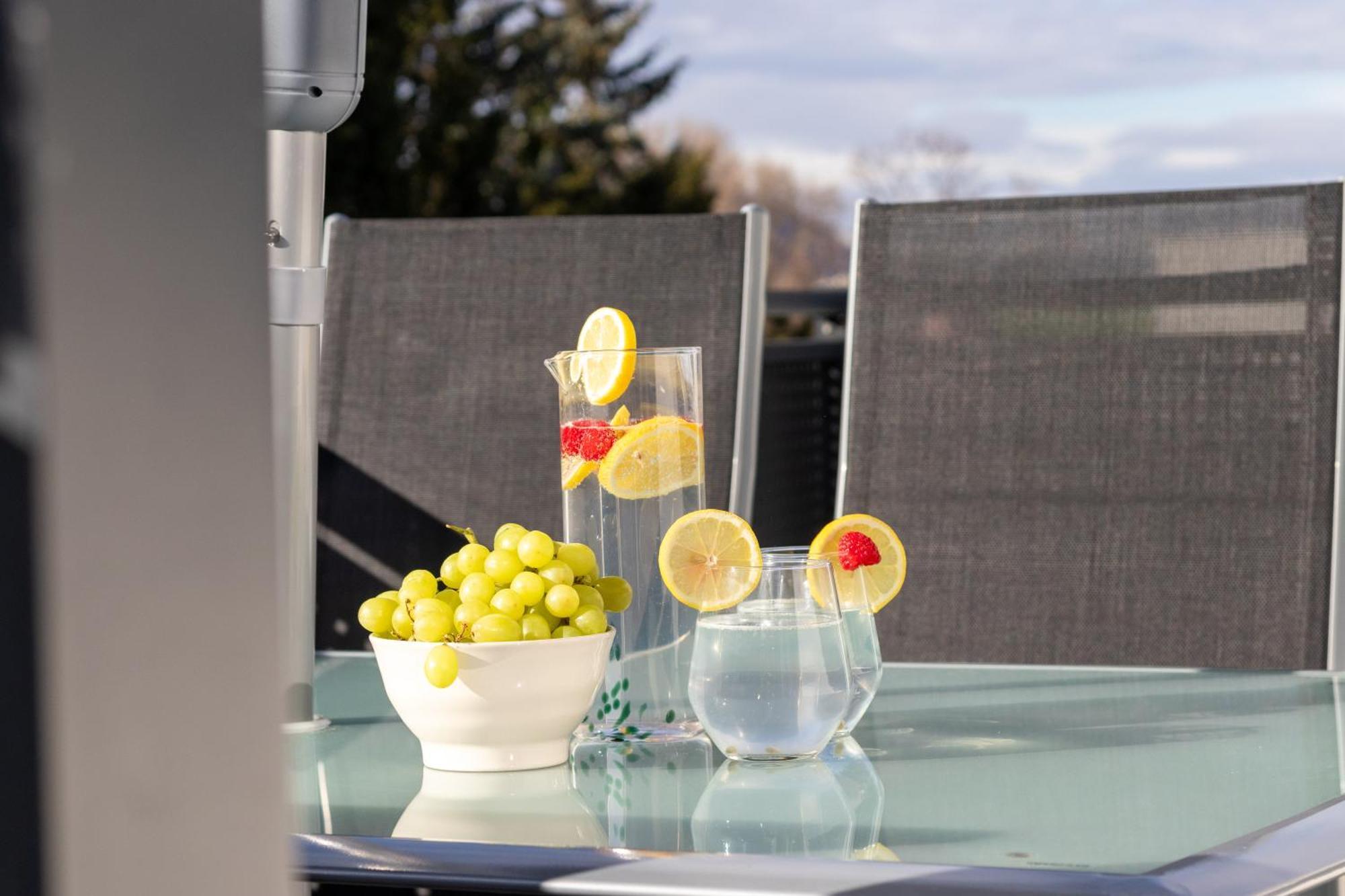 Noblenest: Terrasse - Netflix - Kaffee Apartman Bécs Kültér fotó